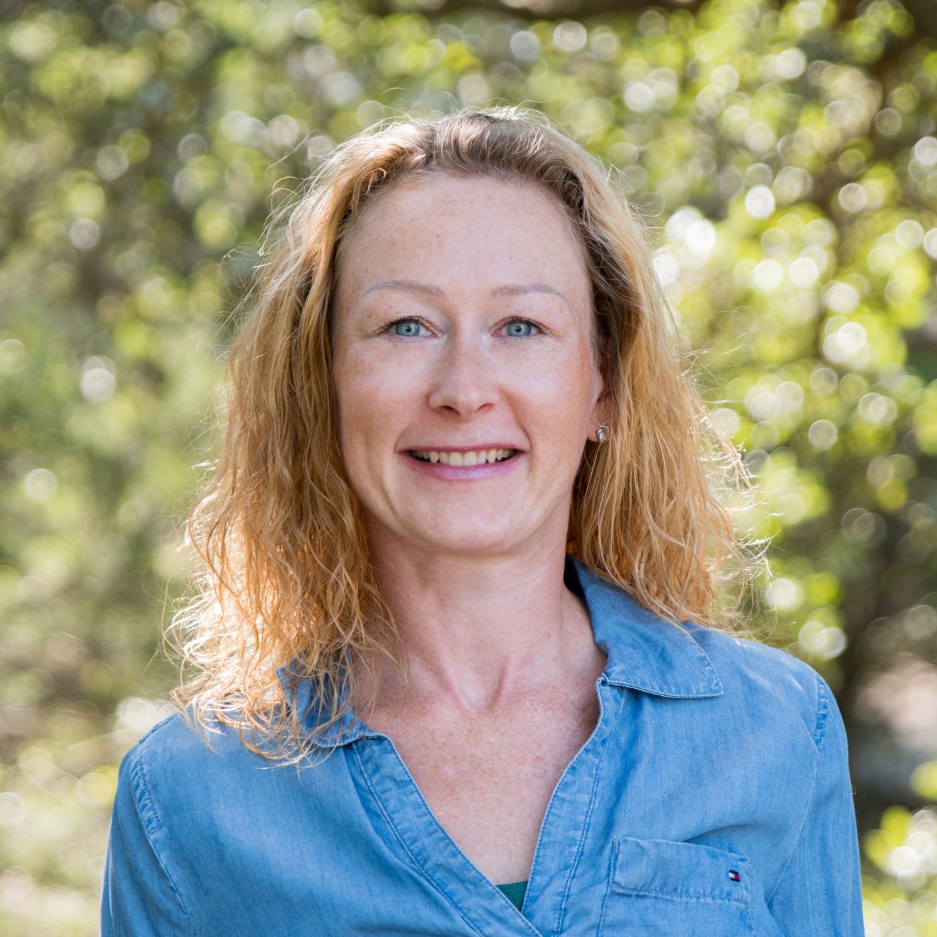 Sandra Zeps in der Natur Sandra Zeps, online Holistic Health Coach in der Natur, ganzheitliche Gesundheit, Autoimmunerkrankungen
